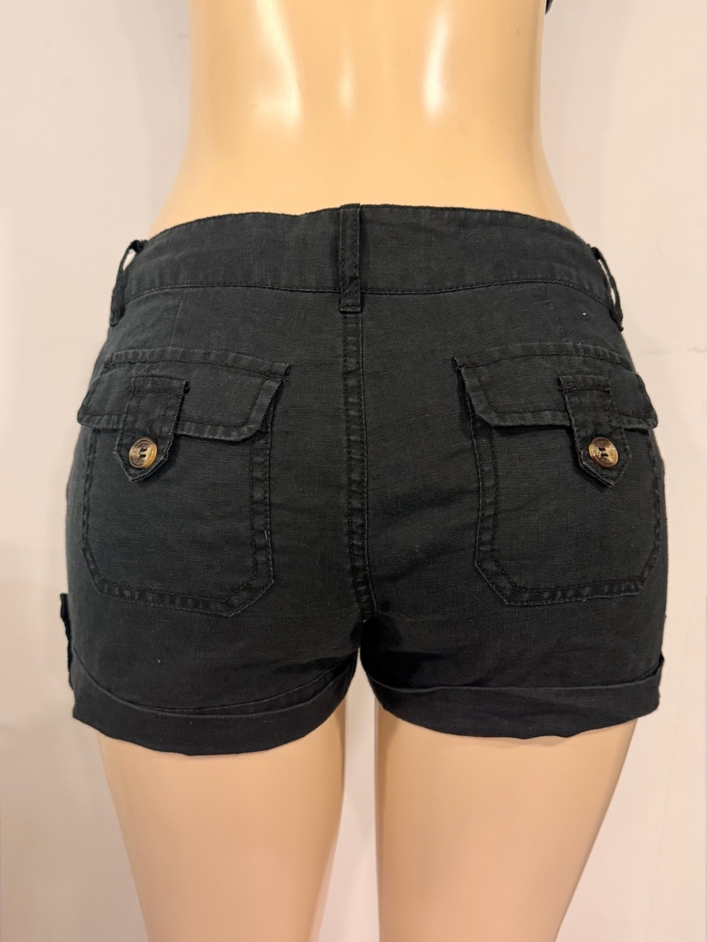Guess Black Cuffed Cargo Shorts with Button-Flap Pockets Y2K